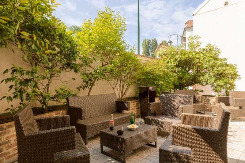 Hotel Le Cardinal Rueil Centre Bagian luar foto